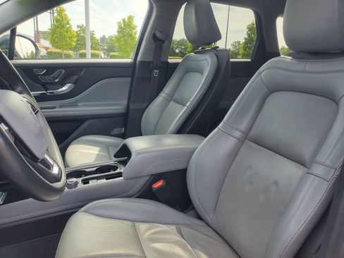 Used 2022 Lincoln Corsair AWD w/ Premium Package image 7