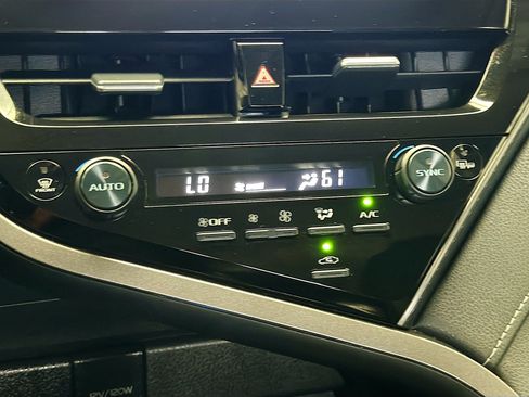 Used 2024 Toyota Camry SE w/ Convenience Package FWD image 10