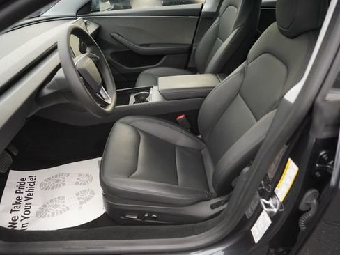 Used 2025 Tesla Model 3 Long Range RWD image 9