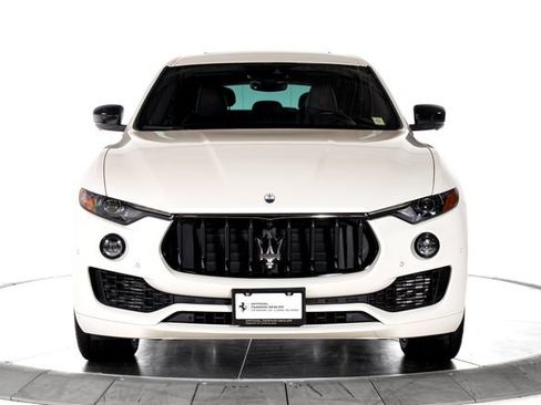 Used 2024 Maserati Levante GT Ultima AWD/4WD image 9