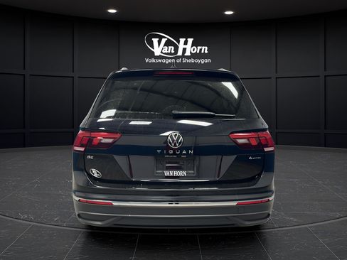 Used 2023 Volkswagen Tiguan SE w/ Panoramic Sunroof Package AWD/4WD image 6