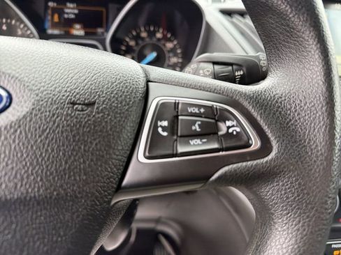 Used 2019 Ford Escape SE image 19