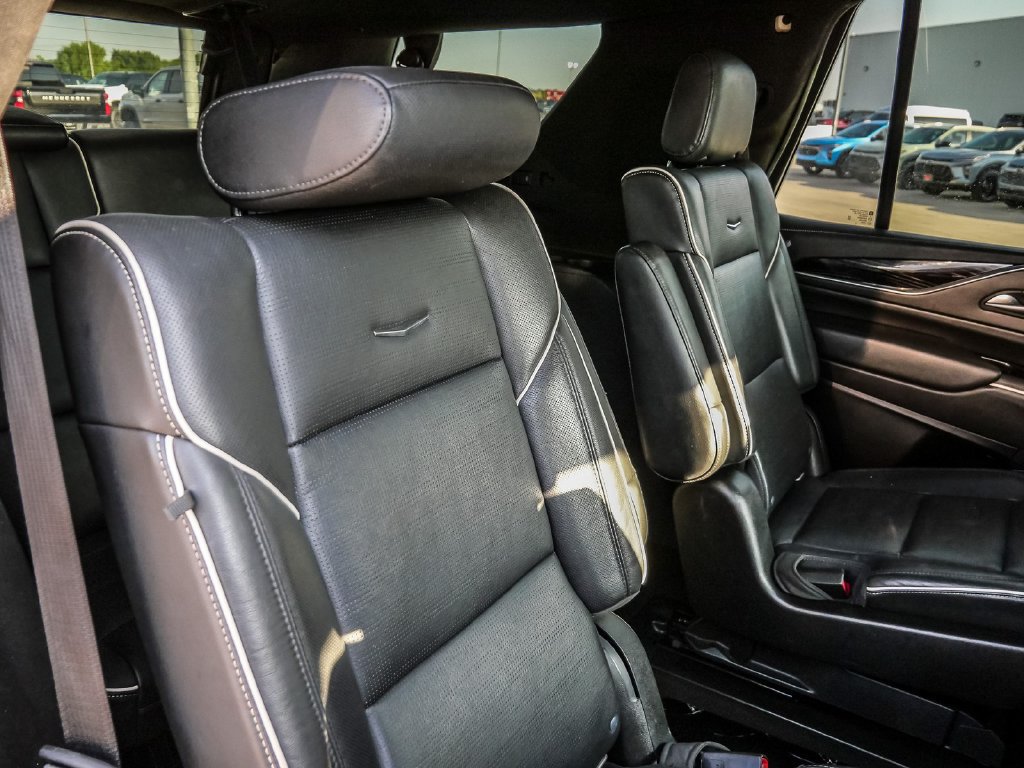 Used 2021 Cadillac Escalade Sport w/ Driver Assist Tech Package AWD/4WD image 24