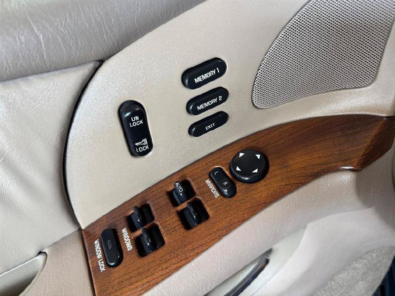 Used 1999 Buick Park Avenue w/ Prestige Opt Pkg FWD image 36