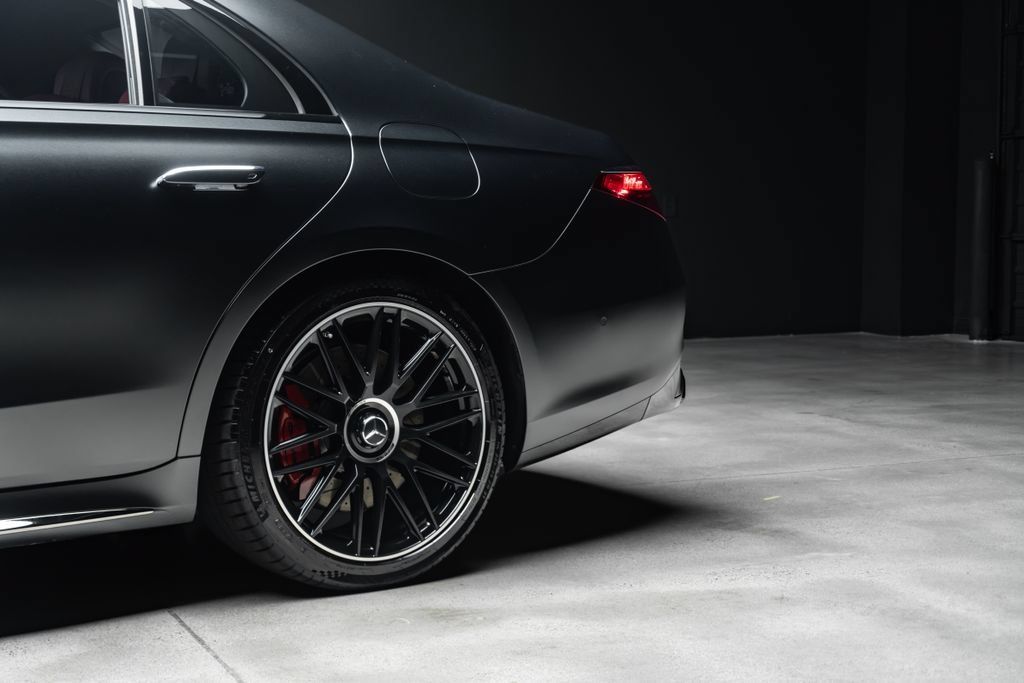 Used 2025 Mercedes-Benz S 63 AMG S image 18