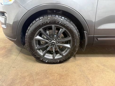 Used 2018 Ford Explorer XLT w/ Equipment Group 202A AWD/4WD image 88