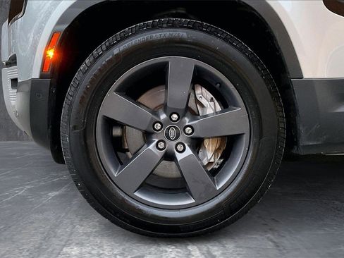 Used 2023 Land Rover Defender 110 SE image 33