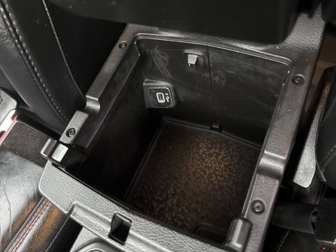 Used 2019 Jeep Wrangler Unlimited Rubicon image 38