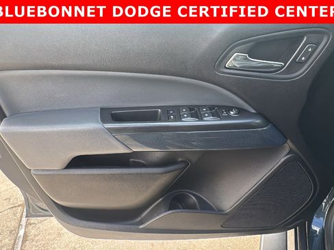 Used 2019 Chevrolet Colorado Z71 AWD/4WD image 11