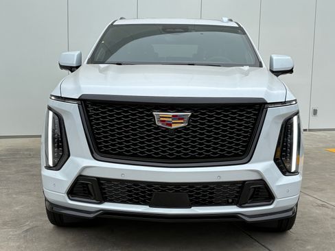 New 2026 Cadillac Escalade ESV V AWD/4WD image 3