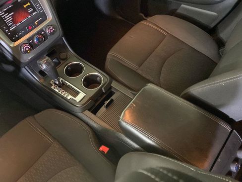 Used 2014 GMC Acadia SLE FWD image 21