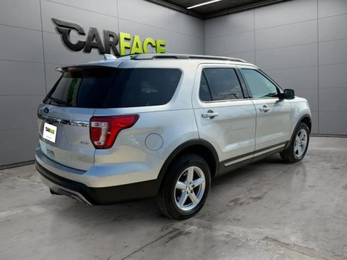 Used 2017 Ford Explorer XLT AWD/4WD image 8
