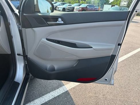 Used 2017 Hyundai Tucson SE w/ SE Popular Package 02 FWD image 20