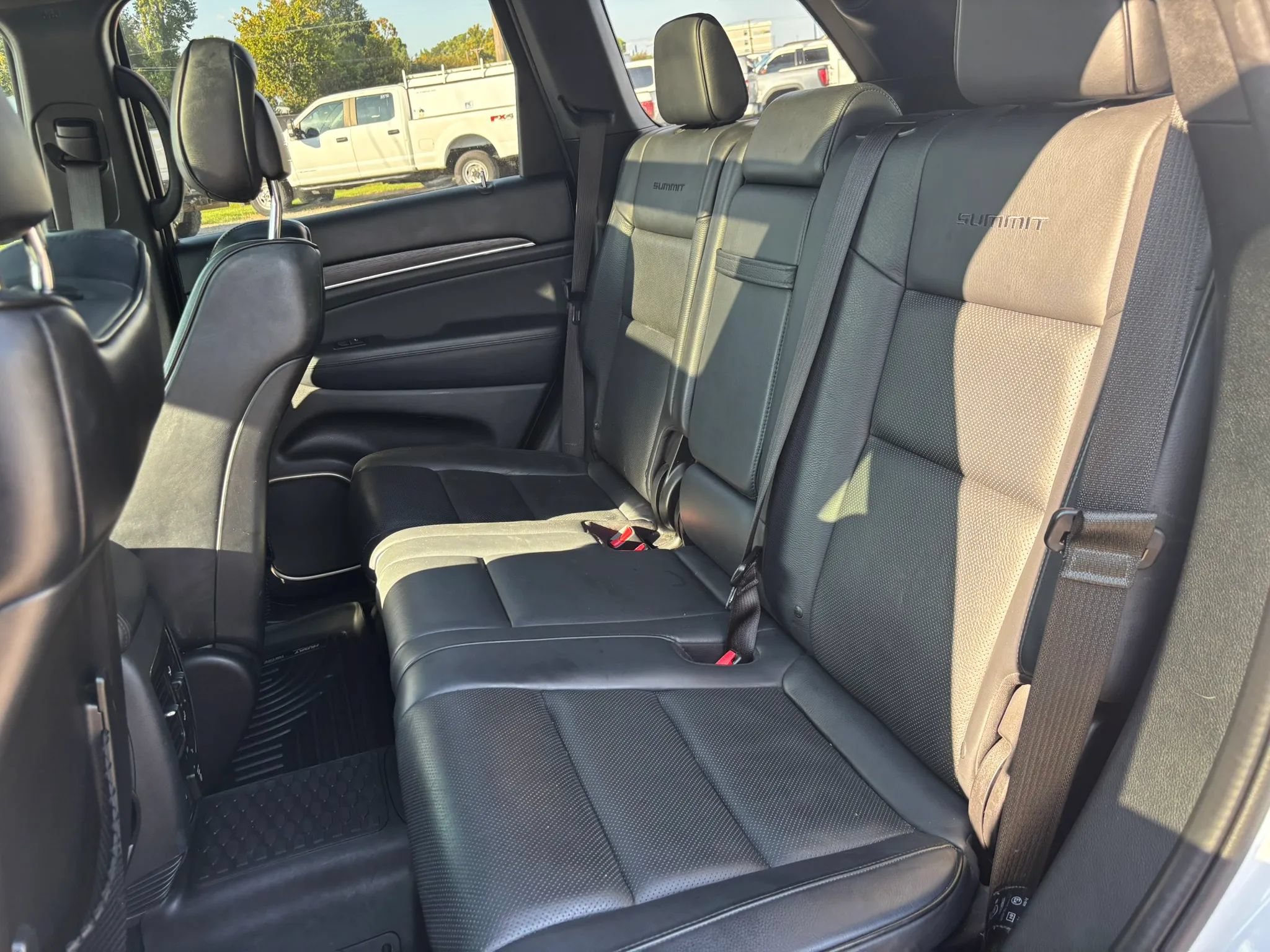 Used 2016 Jeep Grand Cherokee Summit w/ Platinum Series Group AWD/4WD image 14