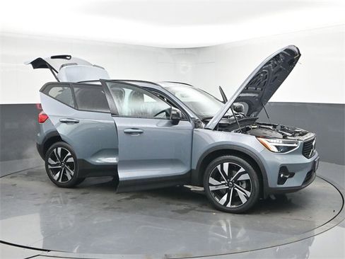 Used 2023 Volvo XC40 B5 Plus w/ Protection Package Premier image 50