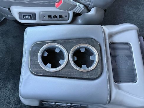 Used 2023 Chevrolet Express 2500 image 42