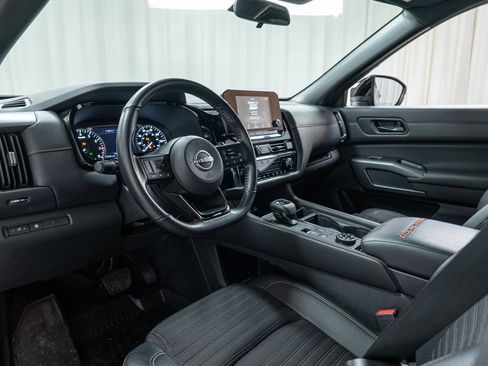 Used 2024 Nissan Pathfinder Rock Creek image 12