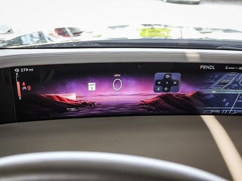 Used 2024 Lincoln Nautilus Reserve image 16