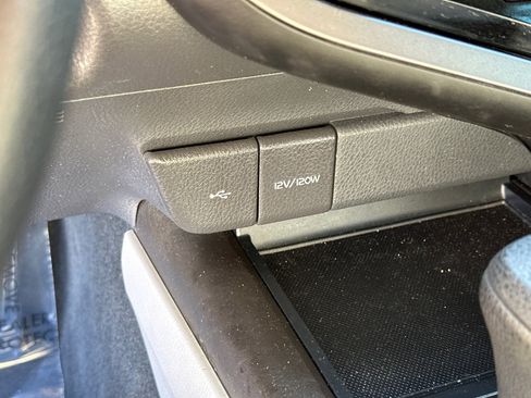 Used 2022 Toyota Camry LE image 31