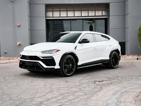 Used 2022 Lamborghini Urus image 5