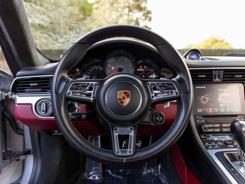 Used 2018 Porsche 911 Carrera S image 90