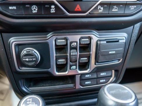 Used 2021 Jeep Gladiator Overland w/ Uconnect 4C Nav & Sound Group AWD/4WD image 26