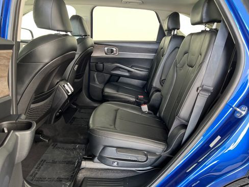 Used 2021 Kia Sorento EX w/ Panoramic Sunroof Package image 27