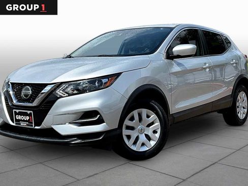Used 2020 Nissan Rogue Sport S image 1
