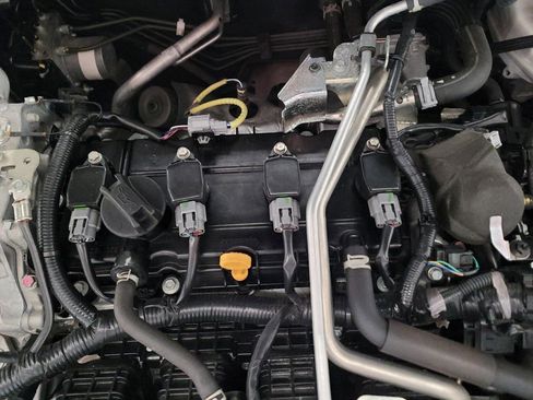 Used 2025 Nissan Altima 2.5 SV FWD image 30