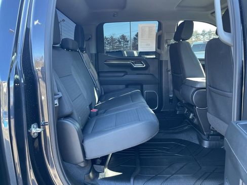 Used 2023 Chevrolet Silverado 1500 LT AWD/4WD image 31