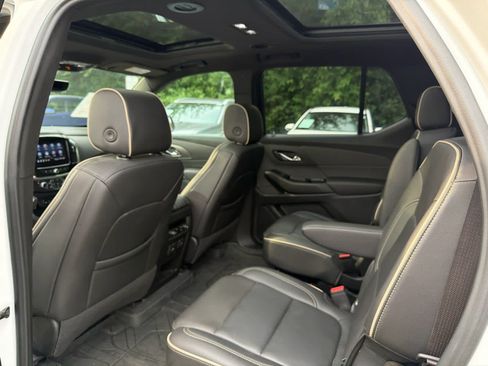 Used 2023 Chevrolet Traverse Premier w/ Redline Edition AWD/4WD image 6