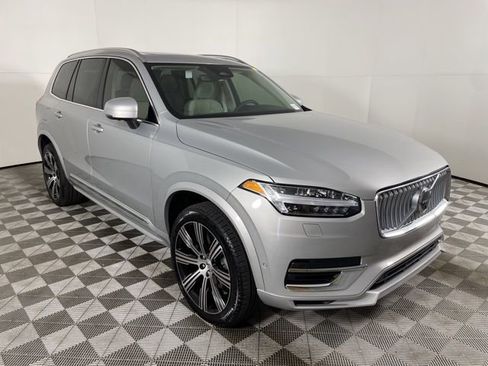 Used 2025 Volvo XC90 T8 Plus w/ Protection Package Premier AWD/4WD image 2