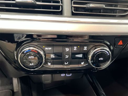 Used 2024 Chevrolet Trax LT w/ Driver Confidence Package image 15