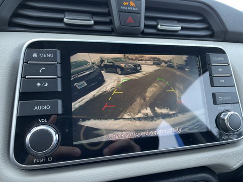 Used 2021 Nissan Versa SV image 32