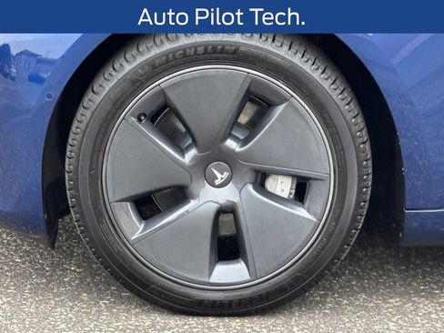 Used 2022 Tesla Model 3 Long Range AWD/4WD image 30