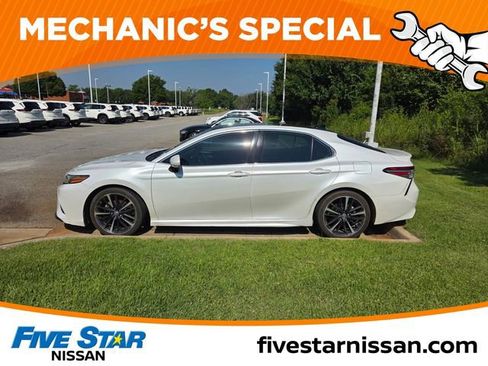 Used 2019 Toyota Camry XSE FWD image 4