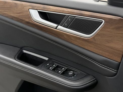 Certified 2024 Volkswagen Atlas SE FWD image 40