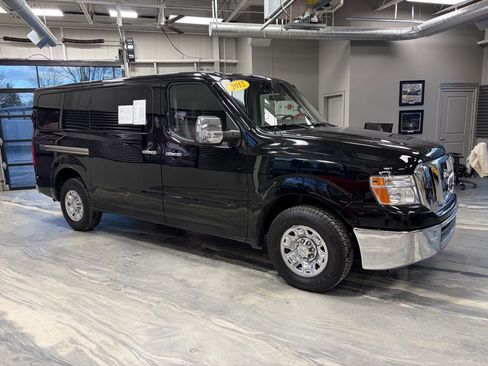 Used 2012 Nissan NV 3500 SV image 26