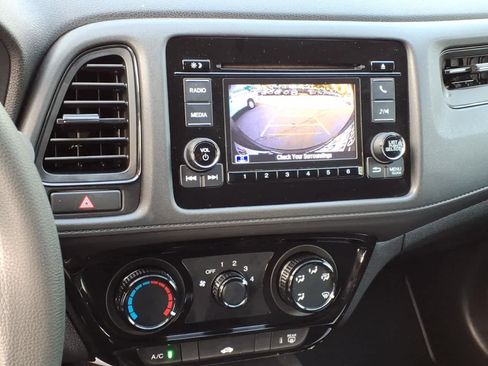 Used 2022 Honda HR-V LX image 22