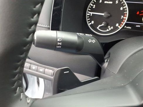 New 2025 Nissan Pathfinder SV image 19