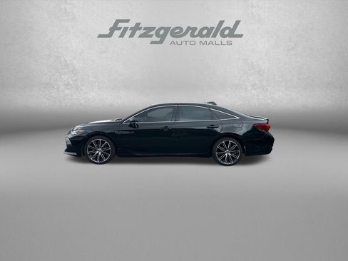 Used 2019 Toyota Avalon Touring w/ Advanced Safety Package FWD image 4