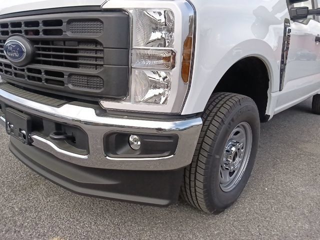 New 2026 Ford F250 XL w/ XL Chrome Package AWD/4WD image 9