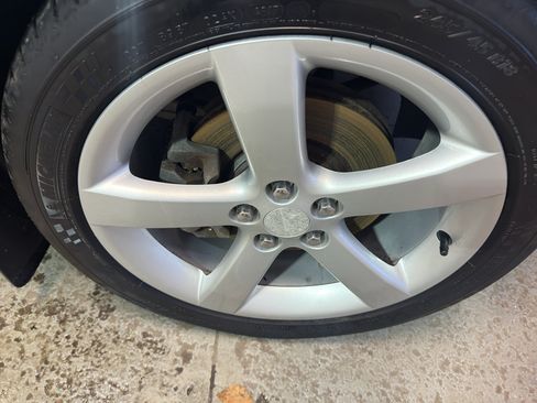 Used 2006 Pontiac Solstice Convertible w/ Premium Package RWD image 29
