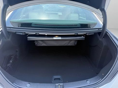 Used 2019 Mercedes-Benz E 300 4MATIC image 9