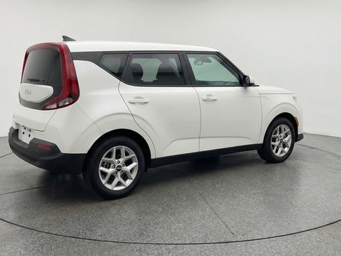 Used 2025 Kia Soul LX w/ LX Technology Package FWD image 9