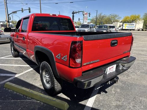 Used 2005 Chevrolet Silverado 2500 LS w/ Heavy-Duty Power Package image 3