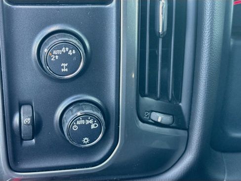 Used 2018 Chevrolet Silverado 1500 LT AWD/4WD image 10