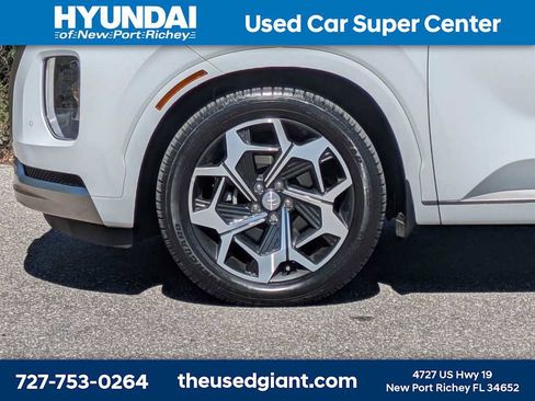 Used 2022 Hyundai Palisade Calligraphy w/ Winter Package image 10