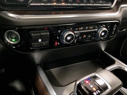 Used 2022 GMC Sierra 1500 SLT w/ SLT Premium Plus Package image 26