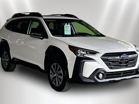 Certified 2025 Subaru Outback Premium w/ Popular Package #1A AWD/4WD image 1